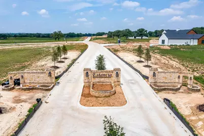 1031 Estancia Boulevard, Weatherford, TX 76088 - Photo 2