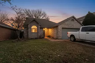 1512 Allen Dr, Cedar Hill, TX 75104 - Photo 1