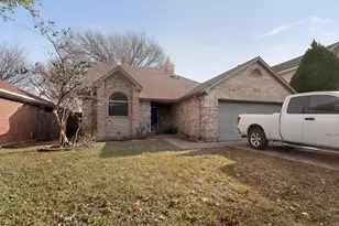 1512 Allen Dr, Cedar Hill, TX 75104 - Photo 2