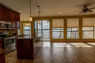 401 E Pearl St, Granbury, TX 76048 - Photo 2