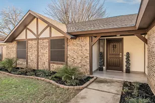 227 Norwich Dr, Hurst, TX 76054 - Photo 2
