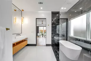 4721 Linnet Ln, Dallas, TX 75209 - Photo 14