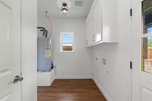 801 Comanche Cove Dr, Granbury, TX 76048 - Photo 18