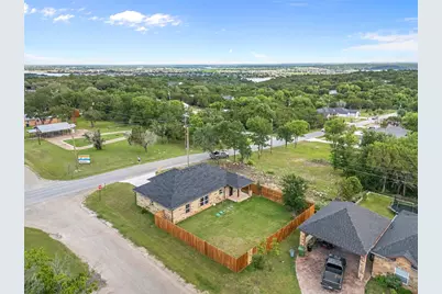 801 Comanche Cove Drive, Granbury, TX 76048 - Photo 34