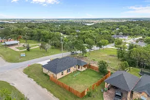 801 Comanche Cove Dr, Granbury, TX 76048 - Photo 34