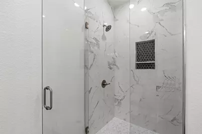 801 Comanche Cove Drive, Granbury, TX 76048 - Photo 22