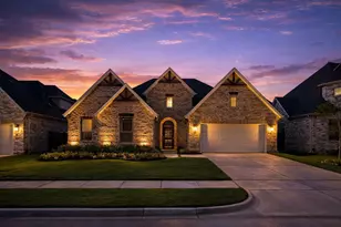 716 Colt Dr, Aubrey, TX 76227 - Photo 2