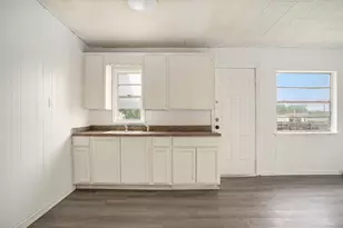 1708 Redwood Dr, Cleburne, TX 76033 - Photo 6