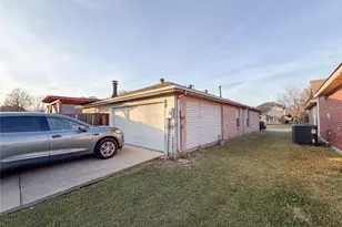 1436 Stella Dr, Lewisville, TX 75067 - Photo 10