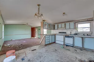 100 Zodiac Strait Rd, Ferris, TX 75125 - Photo 8