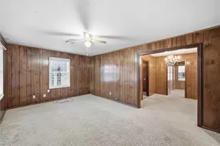 3820 Hiland Dr, Beverly Hills, TX 76711 - Photo 4