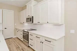 510 Palmetto Ct, Runaway Bay, TX 76426 - Photo 6