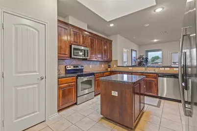 7709 Black Willow Lane, Arlington, TX 76002 - Photo 6