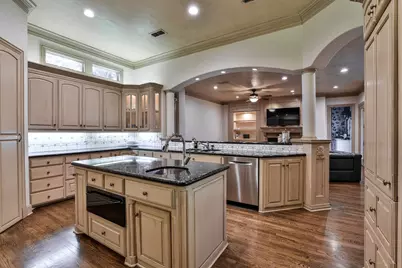 6805 Laurel Valley Drive, Fort Worth, TX 76132 - Photo 8