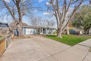 2105 Cloverdale St, Arlington, TX 76010 - Photo 2