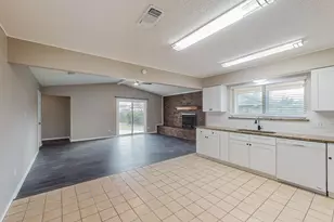 2124 Robinson St, Irving, TX 75060 - Photo 32