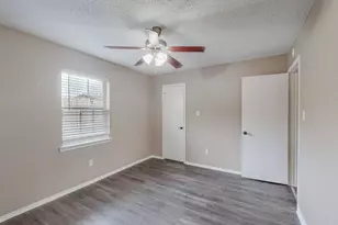 2124 Robinson St, Irving, TX 75060 - Photo 22