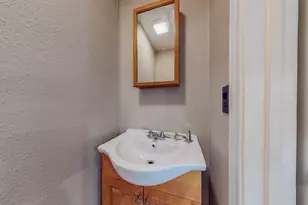 2124 Robinson St, Irving, TX 75060 - Photo 14