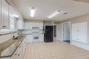 2124 Robinson St, Irving, TX 75060 - Photo 12