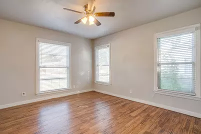 2305 Bonnie Brae Avenue, Fort Worth, TX 76111 - Photo 12