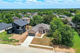 716 Oak Creek Dr, Hutchins, TX 75141 - Photo 2