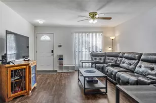 3112 Mayfair Dr, Carrollton, TX 75007 - Photo 2