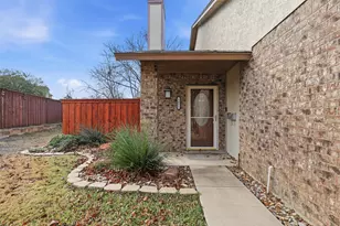 1611 Willow Ln, Euless, TX 76039 - Photo 1