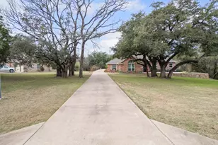 1061 White Bluff Dr, Whitney, TX 76692 - Photo 2