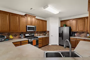 221 Villanova Dr, Van Alstyne, TX 75495 - Photo 12