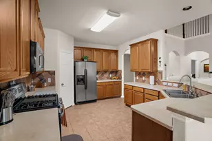 221 Villanova Dr, Van Alstyne, TX 75495 - Photo 10