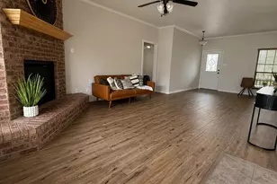 704 Janis St, Granbury, TX 76049 - Photo 8