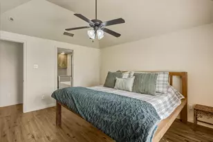 704 Janis St, Granbury, TX 76049 - Photo 18