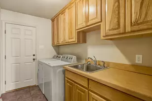 704 Janis St, Granbury, TX 76049 - Photo 14