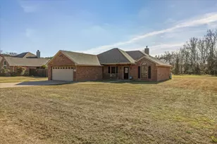 704 Janis St, Granbury, TX 76049 - Photo 1