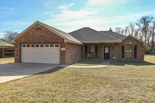 704 Janis St, Granbury, TX 76049 - Photo 22