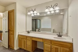 704 Janis St, Granbury, TX 76049 - Photo 16