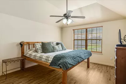 704 Janis Street, Granbury, TX 76049 - Photo 14