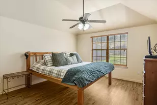 704 Janis St, Granbury, TX 76049 - Photo 14