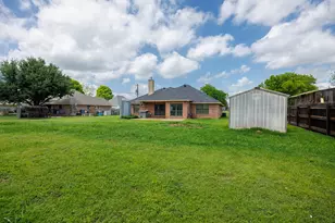 704 Janis St, Granbury, TX 76049 - Photo 24