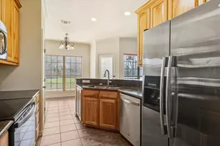 704 Janis St, Granbury, TX 76049 - Photo 12