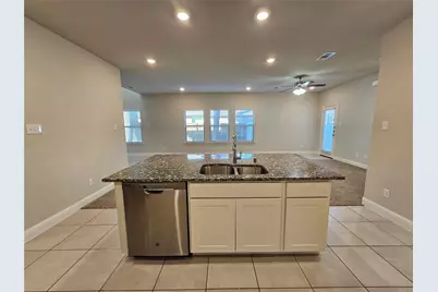 2803 18th Street W, Irving, TX 75060 - Photo 4