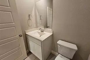 2803 18th Street W, Irving, TX 75060 - Photo 12