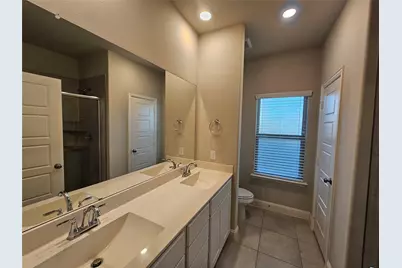 2803 18th Street W, Irving, TX 75060 - Photo 16