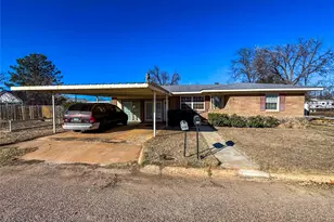 304 SE 2nd St, Knox City, TX 79529 - Photo 2