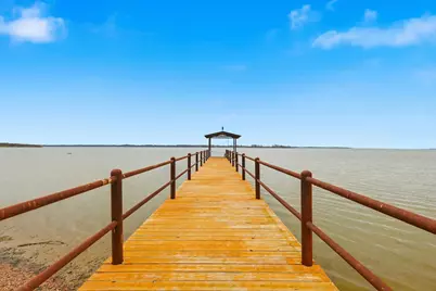 401 Meandering Way, Corsicana, TX 75109 - Photo 20