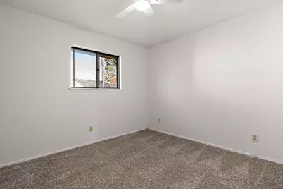 310 E Springdale Lane, Grand Prairie, TX 75052 - Photo 16
