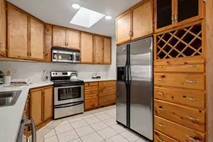 310 E Springdale Ln, Grand Prairie, TX 75052 - Photo 6