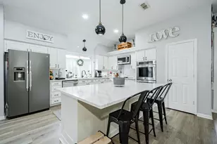 2102 Greenview Dr, Carrollton, TX 75010 - Photo 16