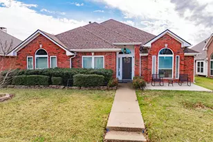 2102 Greenview Dr, Carrollton, TX 75010 - Photo 2