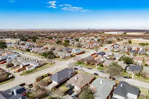 2102 Greenview Dr, Carrollton, TX 75010 - Photo 36